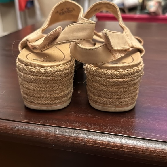 Dr. Scholls tan Cool Vibes sandals size 6M - Picture 5 of 5